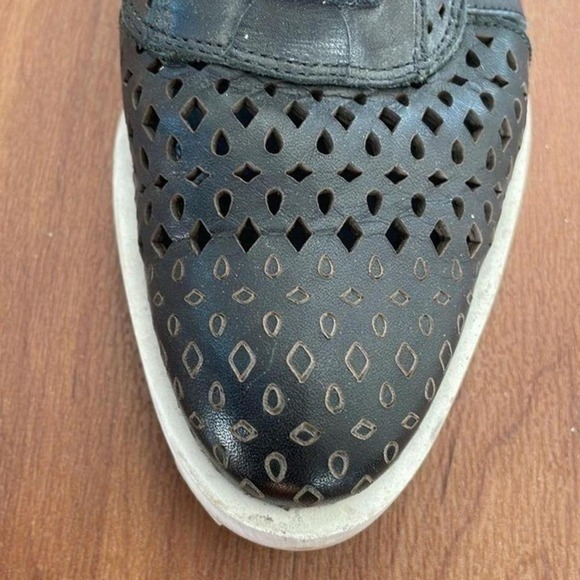 Miista Perforated Leather Oxfords‎ Lace Up Shoes White Sole Black Casual - Picture 4 of 5